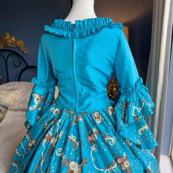 Marie Antoinette Rococo 18th Century French Court Dress Halloween Costume - Picture 10 of 16